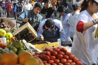 Otra vez la feria de fruta y verdura a buen precio, en Plaza Moreno