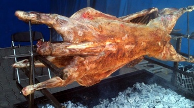 Todo bicho que camina o vuela va a parar al asador: la fiscal tomó declaraciones, lo lavaron para sacarle el gusto a cloro y se lo comieron