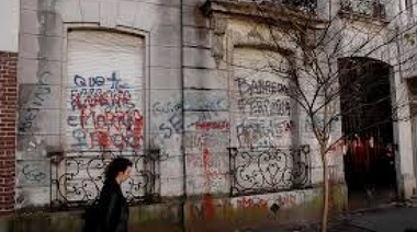 Ya que están que poden la parra: habría ocupas en la casa de Barreda
