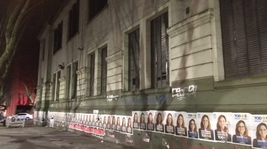La comunidad educativa del emblemático Colegio Industrial repudió el enchastre con afiches de una precandidata