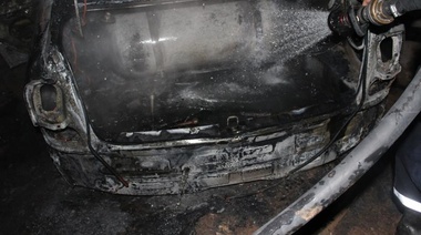 Incendiaron un auto Uber en Cariló