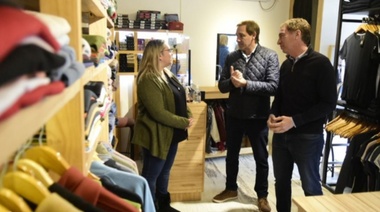 Garro con Santilli, de recorrida a productores platenses: "el gobierno castiga a los que quieren laburar"