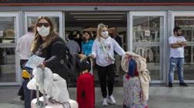 Multas de más de $ 4 millones a quienes regresen al país y no hagan los siete días de cuarentena