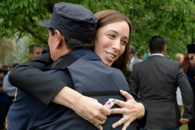 Alerta en la policía bonaerense: Vidal iría por los fondos de la caja jubilatoria