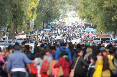 Ante una multitud en el Bosque de La Plata Cristina instó a "recuperar el derecho a ser felices"