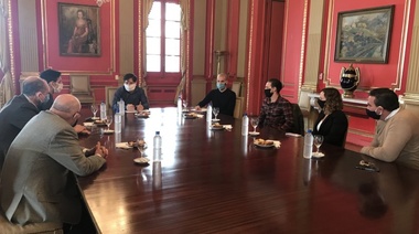 También hubo contacto con Garro: Kicillof se reunió con los dueños de la confitería París para buscarle la vuelta y evitar el cierre