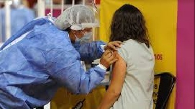 Patas cortas: detectaron en Provincia que 5.000 personas mintieron para obtener la vacuna