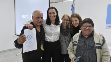 Justicia Social: Lambertini entregó en La Plata las primeras jubilaciones por moratoria