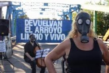 ¿La Defensora Ciudadana perdió el olfato?: entre el country y el frigorífico sigue el desastre ambiental en el Arroyo Rodríguez