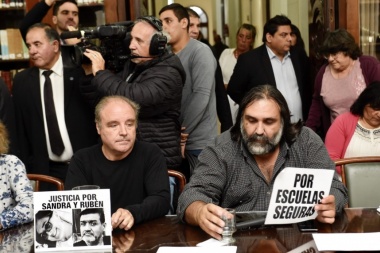 Baradel cascoteado, caliente y preocupado: dos gremios se cortaron solos para aceptar la oferta de Vidal