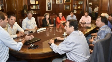 Municipales platenses recibirán 16,4 % de aumento y un bono de $ 6 mil en dos veces