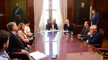 Alak y la UNLP acordaron sumar médicos graduados de la Facultad de Medicina a los centros de salud de La Plata