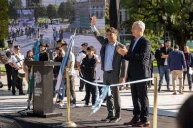 Alak defendió la obra de la Plaza San Martín: "No podíamos sostener esa vergüenza de tenerla intrusada, deteriorada"
