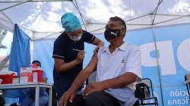 Una más: ya se pueden dar la cuarta dosis mayores de 50 o con riesgo inmunológico