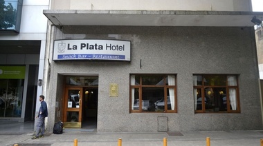 Con $100 mil de Abasa, $80 mil de Edelap y otras facturas de terror, tiró la toalla el tradicional Hotel La Plata