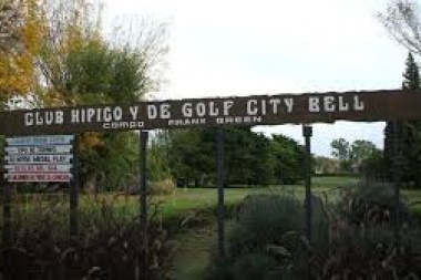 Hoyo en uno: presos por romper la cuarentena para jugar al golf en el Club Hípico City Bell
