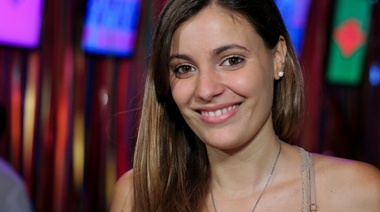 Nadie de afuera: la periodista y locutora platense Rosario Castagnet, en la conducción de la Fiesta del 19 de Noviembre