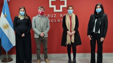 Cupo femenino: Garro muestra que puede armar con tres adelante