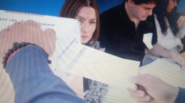 Sumale el sandwich, la Coca y las facturas: pagarán $40 mil a quienes sean autoridades de mesa en estas elecciones