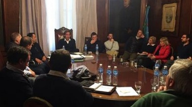 Ante la crisis y para defender el modelo, Garro ordenó a su funcionarios que muevan las cachas en cuestiones de ayuda social