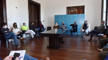Garro reunió a su gabinete, bajó línea de acción y dejó un mensaje de unidad