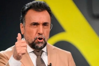 La enfermedad del odio: el periodista Roberto Navarro sufrió un cobarde ataque en la calle