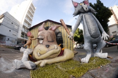 De 120 a poco más de 20: la tradicional quema de muñecos en La Plata fue el reflejo de la malaria