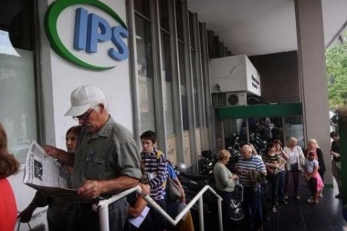 El lunes cobran el aguinaldo los jubilados y pensionados del IPS