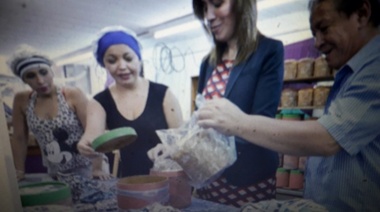 Mariú, que pan dulce: Vidal estuvo en una cooperativa que hace confituras para donar a entidades sociales