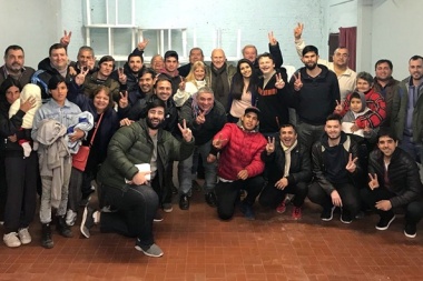 Presencia en los barrios: el peronismo platense sesionó en Villa Lenci