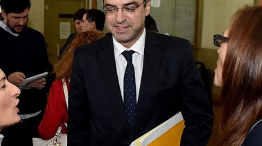 Más conflicto al conflicto: autorizan a despedidos del Diario Hoy a usar las computadoras pero no el edificio de la avenida 32