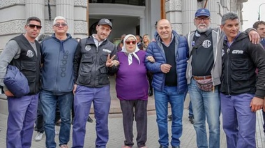 Hebe estuvo en Ensenada y abrazó a Secco y a la causa del Astillero