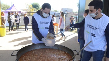 La Muni desplegó un operativo de vacunación y asistencia alimentaria en uno de los barrios más vulnerables de La Plata