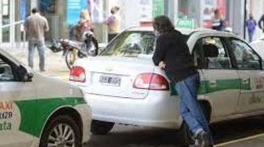 En La Plata, los taxistas piden que el servicio aumente un 20%