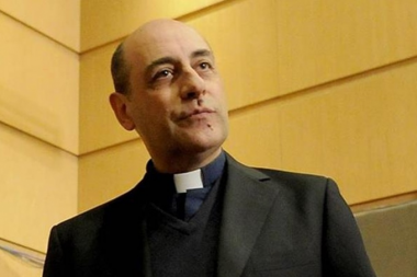 Aborto: el nuevo arzobispo platense repartió para que tengan y guarden