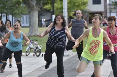 A mover, a mover: lanzan programas gratuitos de actividades físicas y deportivas en espacios públicos