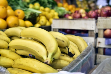 Carne, verdura, panificados y bebidas: nuevo acuerdo de precios entre la Muni y el Mercado Regional