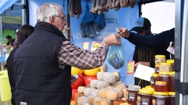 Defendete: el kilo de pan a $200, asado a $920 y dos kilos de picada a $1500 entre otros precios del Mercado Central La Plata