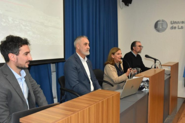 Barrios privados pero de luz, de cloacas, de gas: duro informe del Observatorio de la UCALP sobre los asentamientos en La Plata