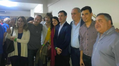 El peronismo platense se sacó una foto que vale más que mil palabras