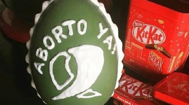 Con los pibes, no eh, repartieron huevos de Pascua con propaganda a favor del aborto