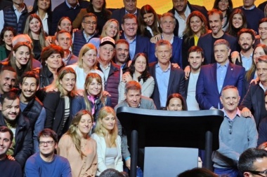 Caras platenses pero no la de Garro en el acto de Macri de re vomitamiento del Pro