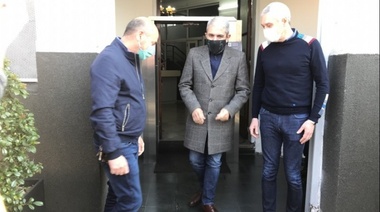 Aníbal Fernández en Berisso con Cagliardi y Secco: "Lo más serio que hizo Brandoni fue Esperando la Carroza"