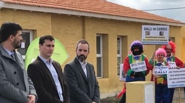 Reir para no llorar: municipales de Olavarría se vistieron de payasos para hacer un reclamo salarial