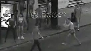 Chicas bravas: una herida por pelea a punta cuchillo en inmediaciones de un boliche platense