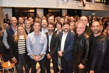 Más a la derecha, la pared: con un acto de 90 personas, el colorado Allan empezó a armar su candidatura a intendente platense