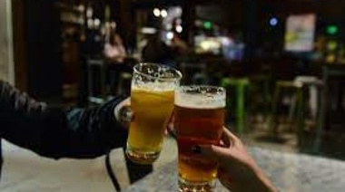 Una cervecería de Tandil regala media pinta a quien se anote para vacunarse