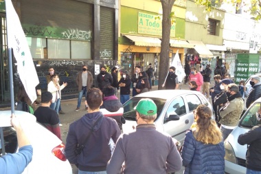 Se cumplió el paro nacional de Prensa y hubo movilización en La Plata