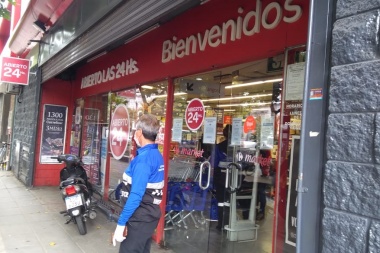 Por mugrientos clausuraron el Carrefour de avenida 7