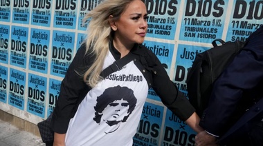 "Secuestrado" y "sospechas confirmadas": categóricos testimonios de Verónica Ojeda y uno de los médicos que asistió a la autopsia de Maradona